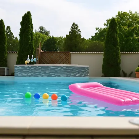 Amfora Panzio غيولا