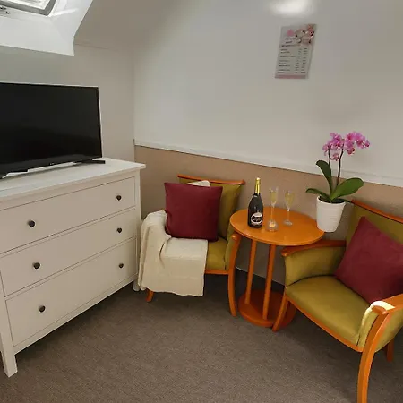 فندق مبيت وإفطار Amfora Panzio 4*