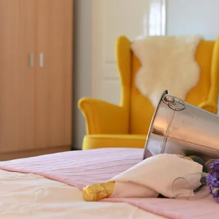 Amfora Panzio فندق مبيت وإفطار